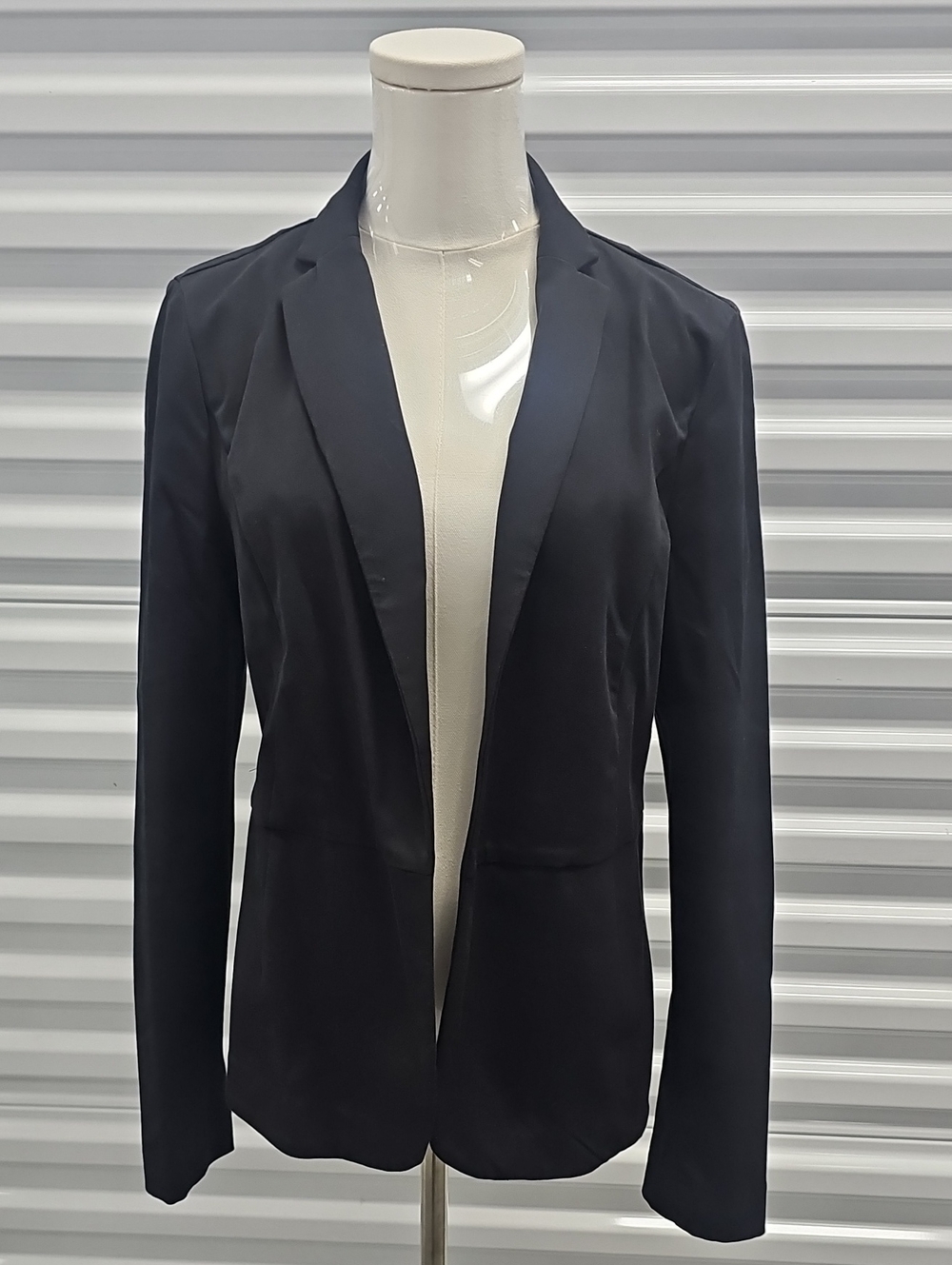 Simply Styled Black Open-Front Tailored Blazer